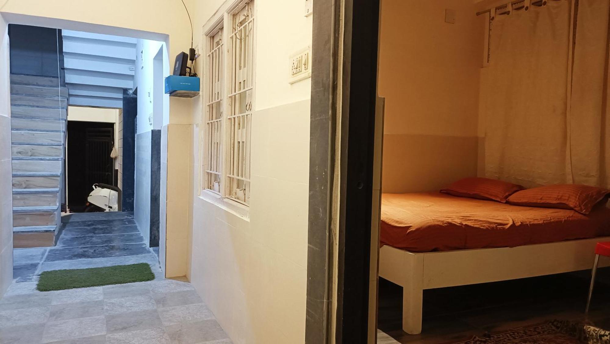 פורי Nirman Homestay 5 Minutes Walk To Beach מראה חיצוני תמונה