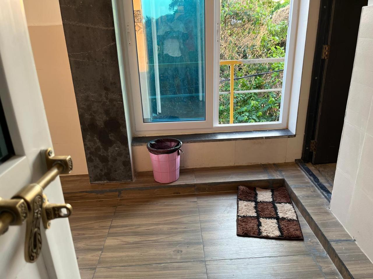 פורי Nirman Homestay 5 Minutes Walk To Beach מראה חיצוני תמונה