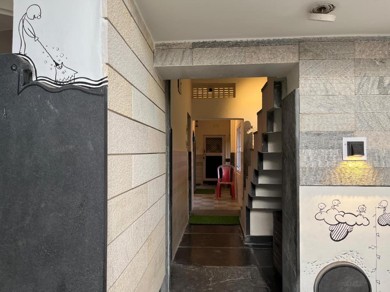 פורי Nirman Homestay 5 Minutes Walk To Beach מראה חיצוני תמונה
